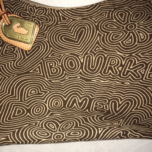 Large Dooney And Bourke retro handbag - Picture 4 of 9